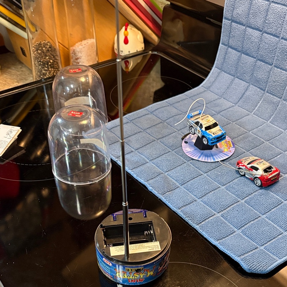 Mini Racer Remote Control Cars Set - Blue and Red - Picture 3 of 7